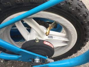 幼児用自転車の１２インチタイヤに空気を入れる方法 わくわくもんだ