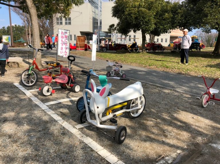 自転車をこどもの施設に