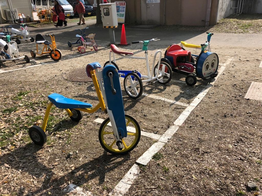 自転車をこどもの施設に